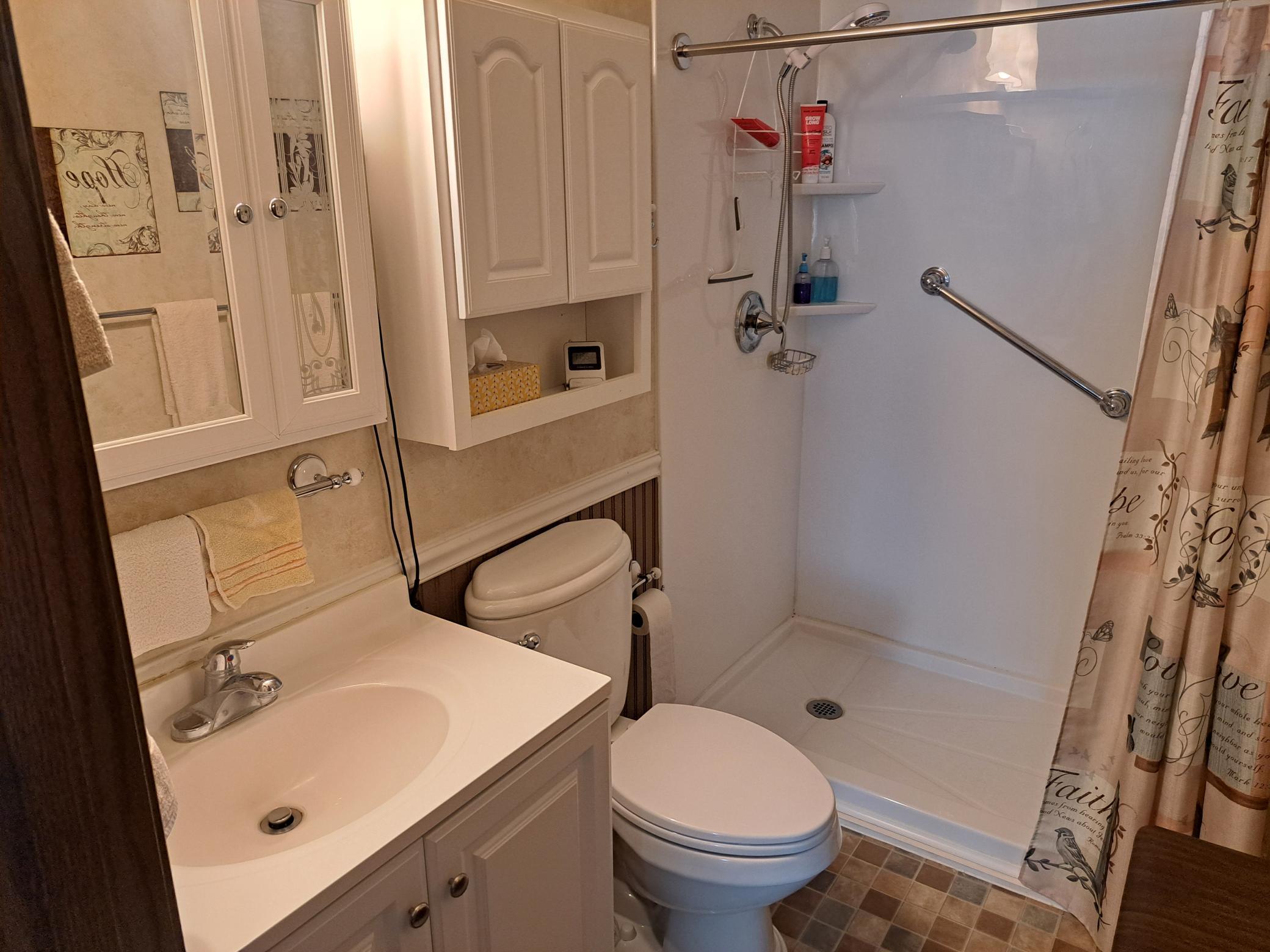 913 Abbott Street, Unit 204 Albert Lea, MN 56007 - Photo 16 of 24