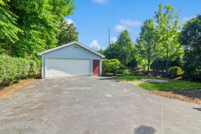 $530,000 | 915 East Chicago Avenue, Naperville, IL 60540