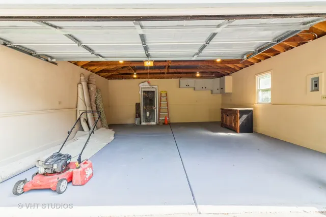 $530,000 | 915 East Chicago Avenue, Naperville, IL 60540