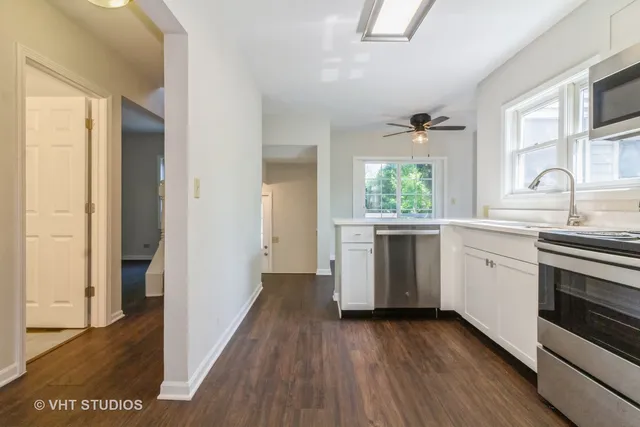 $530,000 | 915 East Chicago Avenue, Naperville, IL 60540