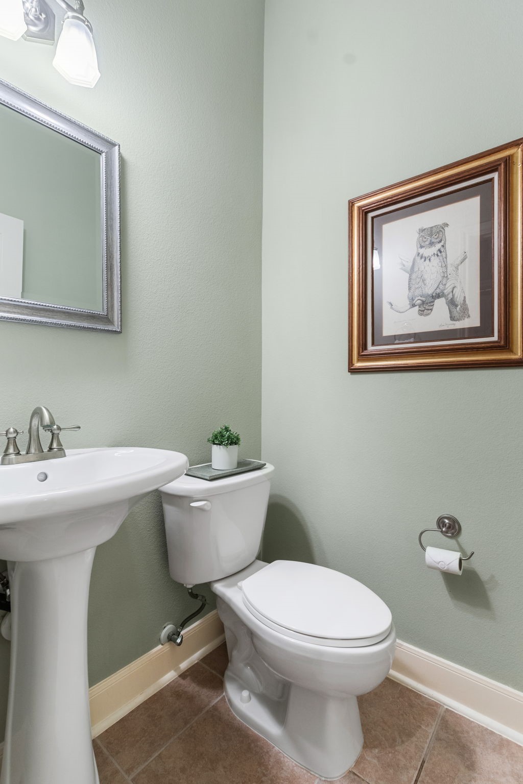 10366 Solitaire Circle Houston, TX 77070 - Photo 22 of 29 half bath