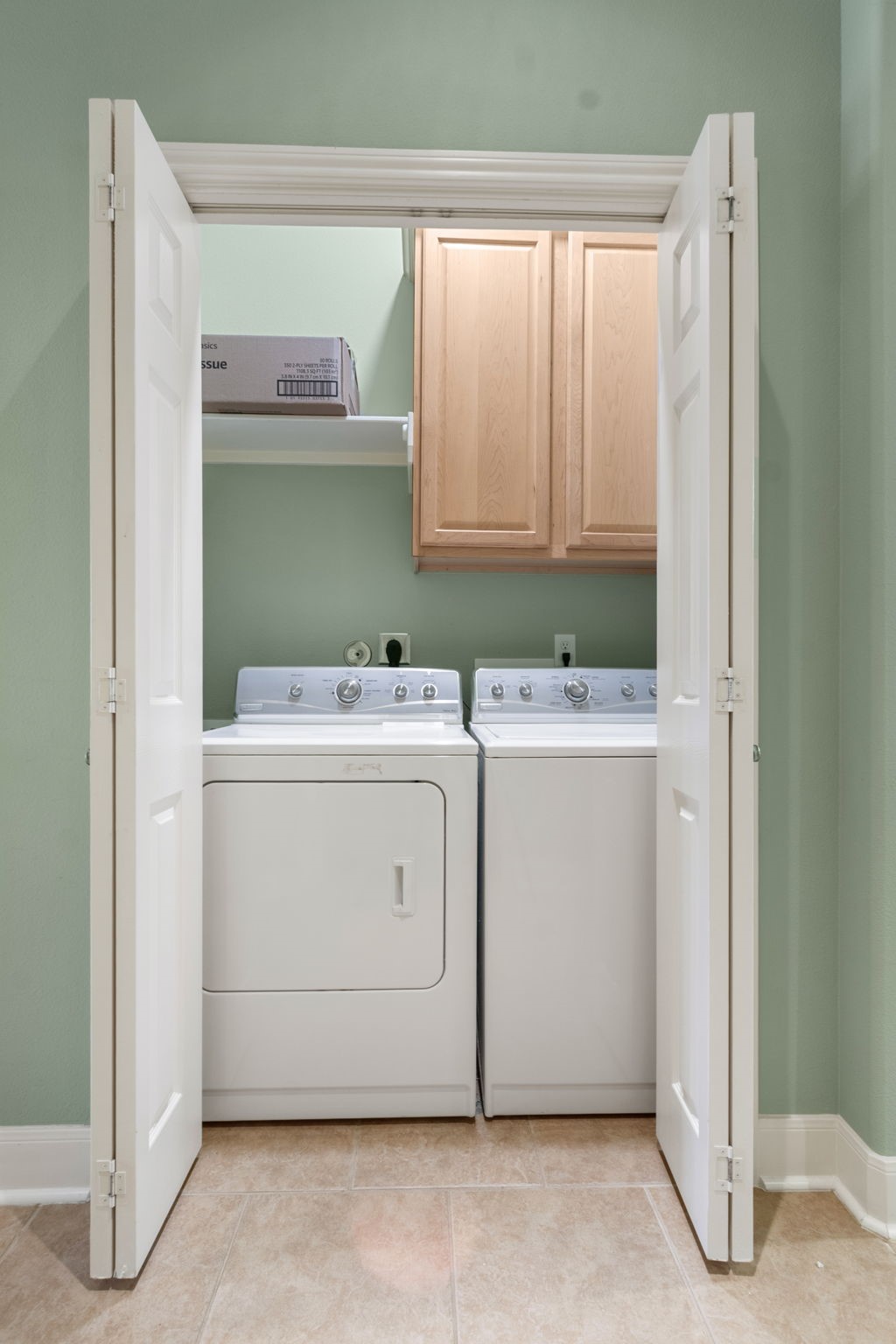 10366 Solitaire Circle Houston, TX 77070 - Photo 23 of 29 Laundry