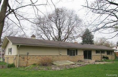 325 Wimpole Drive Rochester, MI 48309 - Photo 5 of 8 34518639 Rear view.jpg
