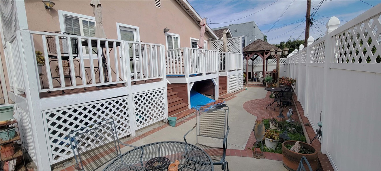 5322 Coney Road Los Angeles, CA 90032 - Photo 5 of 22 a view of entryway with wooden floor