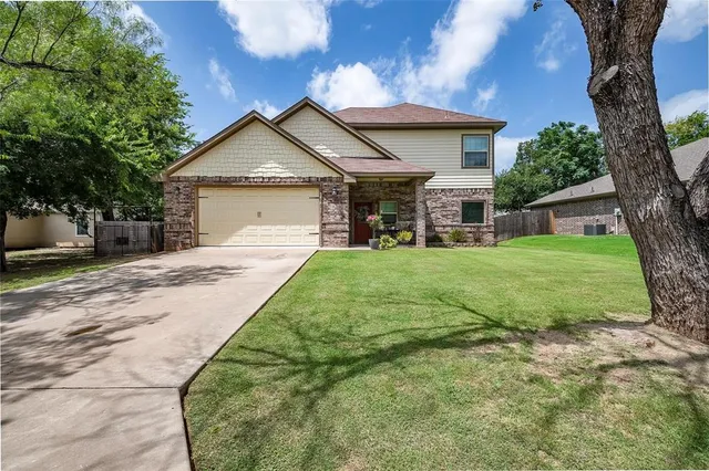 $2,300 | 4306 Lucero Drive, Granbury, TX 76048