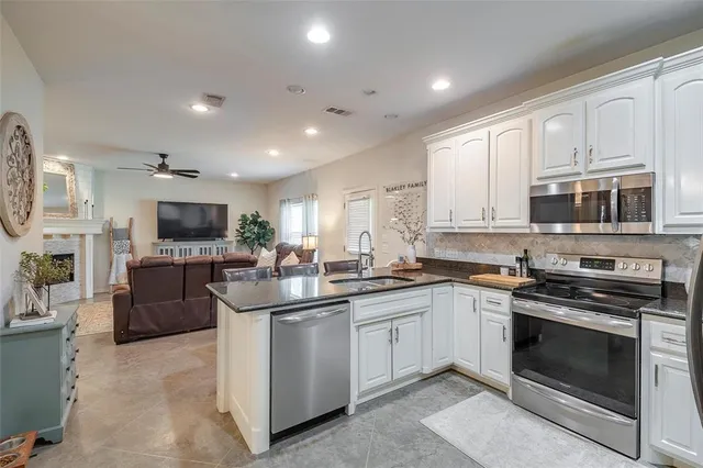 $2,300 | 4306 Lucero Drive, Granbury, TX 76048