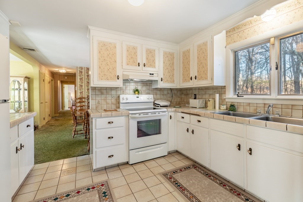 6 Jenkins Road Andover, MA 01810 - Photo 14 of 29 Gallery Image 14