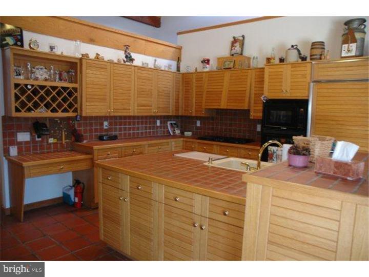 40 Woodhill Road Newtown, PA 18940 - Photo 2 of 8