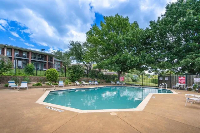 $220,000 | 438 Yacht Club Drive, Unit C, Rockwall, TX 75032