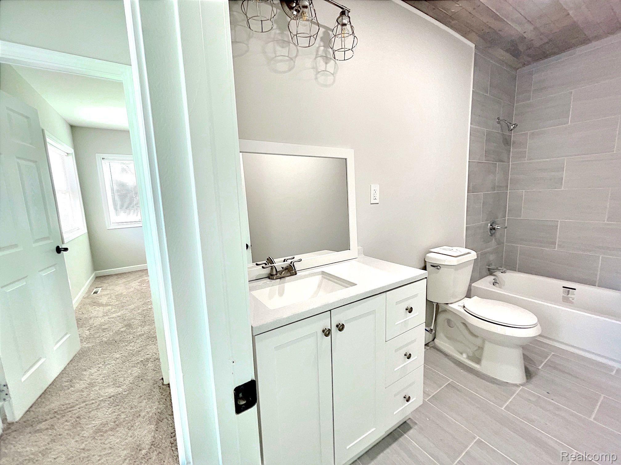 47749 Greenview Road Utica, MI 48317 - Photo 10 of 14 Gallery Image 10
