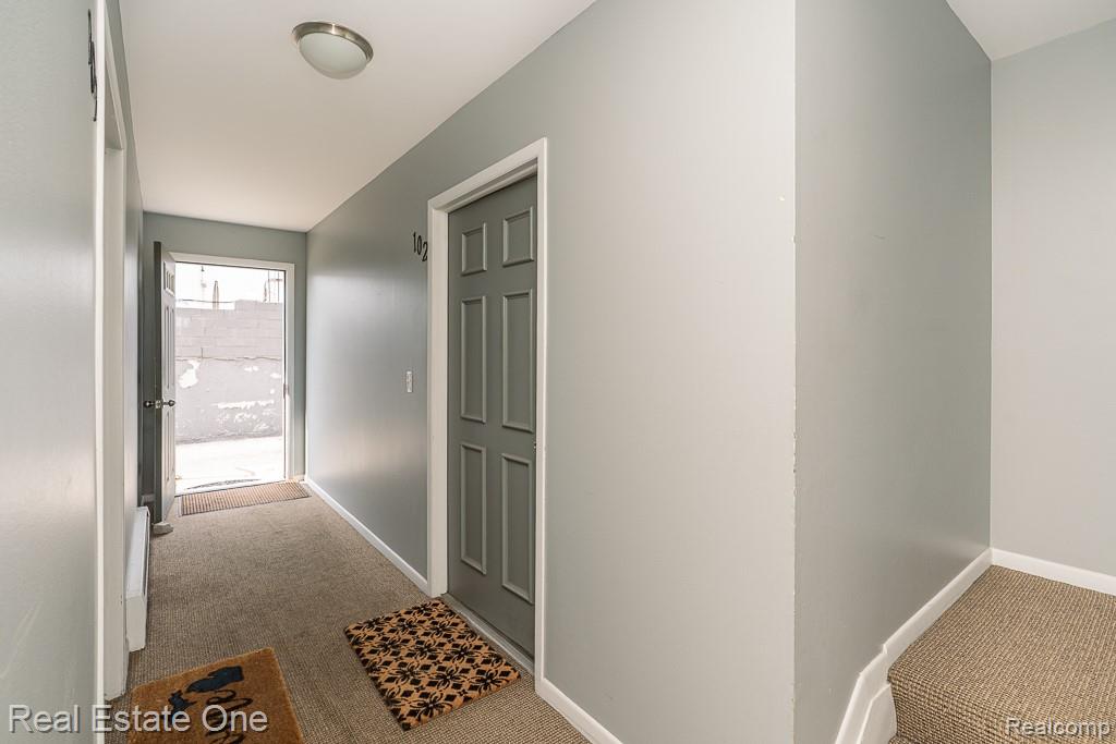 1097 Tienken Court Rochester Hills, MI 48306 - Photo 19 of 27