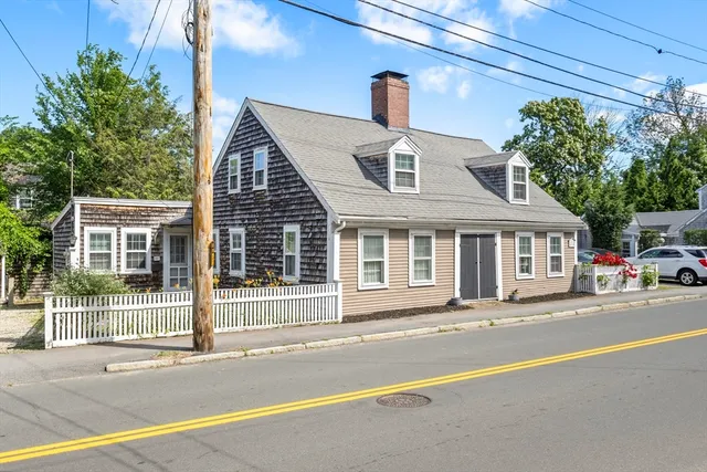 $720,000 | 191-193 South Street, Hingham, MA 02043