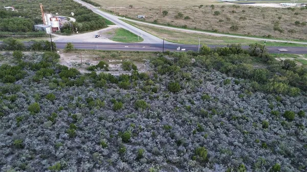 $300,000 | 925 Highway 83, Junction, TX 76849