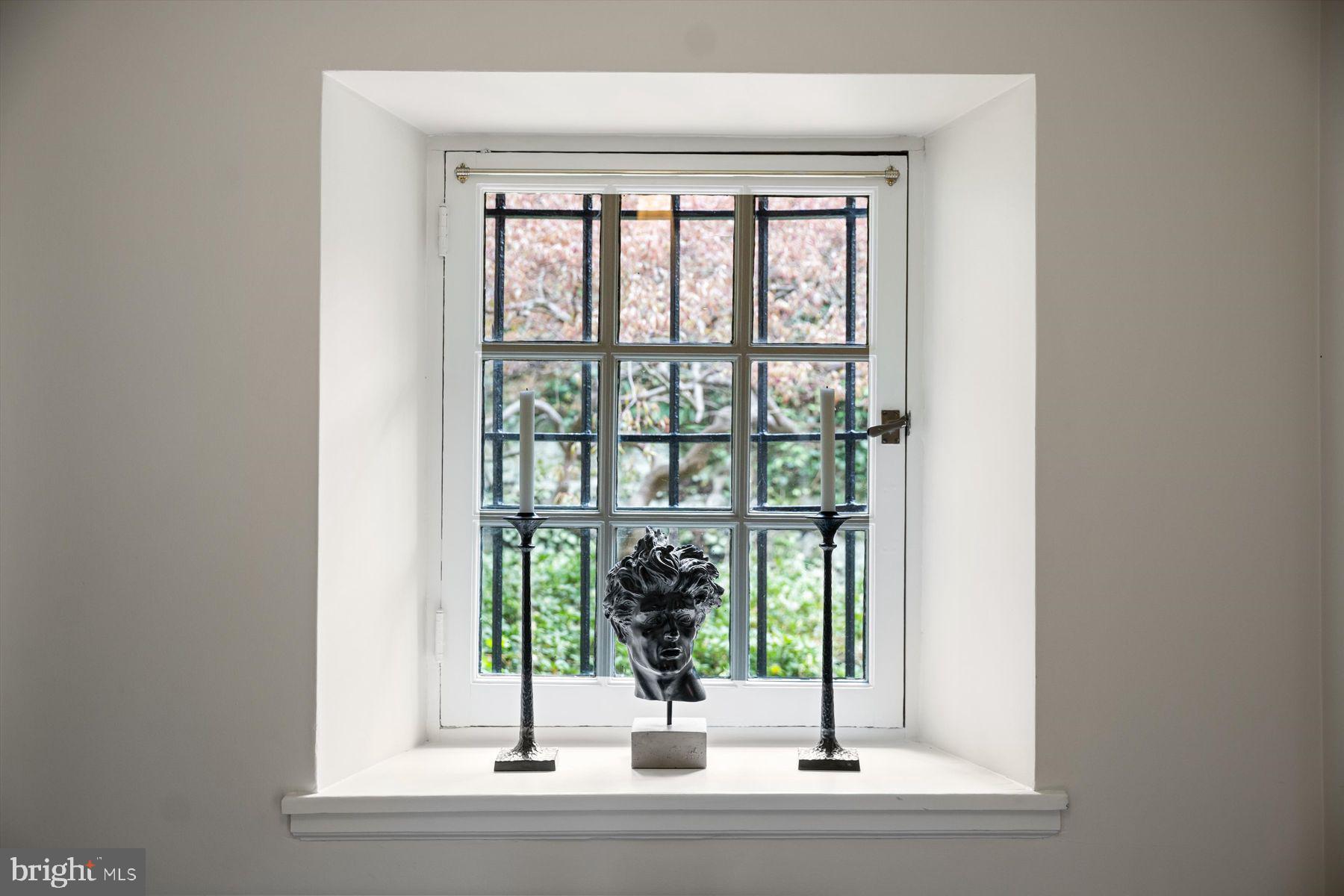 95 West Hampton Road Philadelphia, PA 19118 - Photo 8 of 37