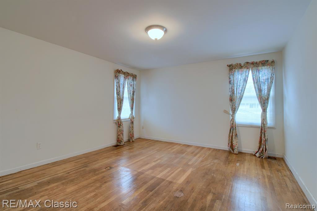 33951 Old Timber Road Farmington Hills, MI 48331 - Photo 23 of 40