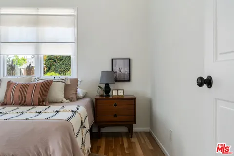 $899,000 | 13732 Wyandotte Street, Van Nuys, CA 91405