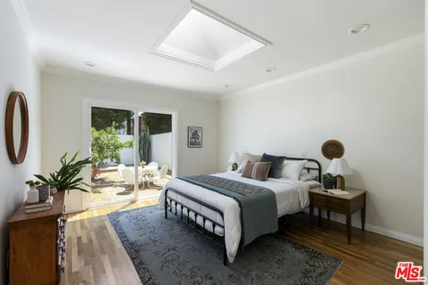 $899,000 | 13732 Wyandotte Street, Van Nuys, CA 91405