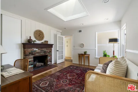 $899,000 | 13732 Wyandotte Street, Van Nuys, CA 91405