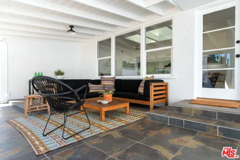 $899,000 | 13732 Wyandotte Street, Van Nuys, CA 91405