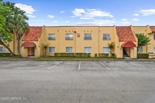 $82,900 | 6552 La Mirada Drive East, Unit 7, Jacksonville, FL 32217