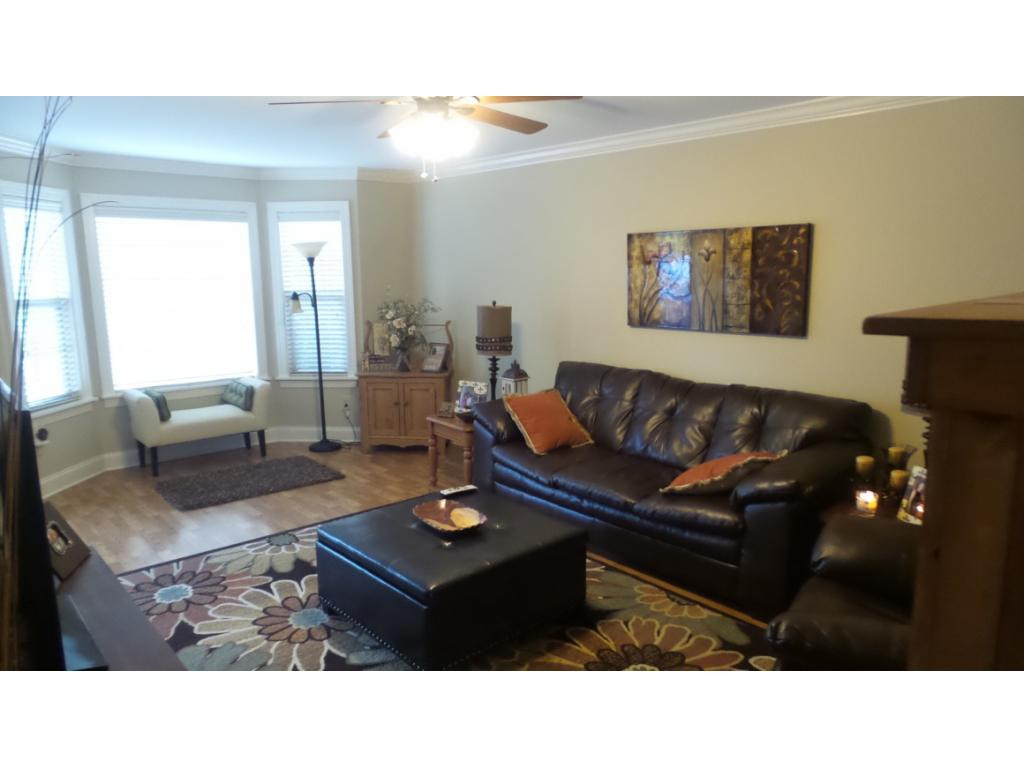 218 Cedar Creek Road, Unit 3 Gray, TN 37615 - Photo 14 of 36 Spacious living room