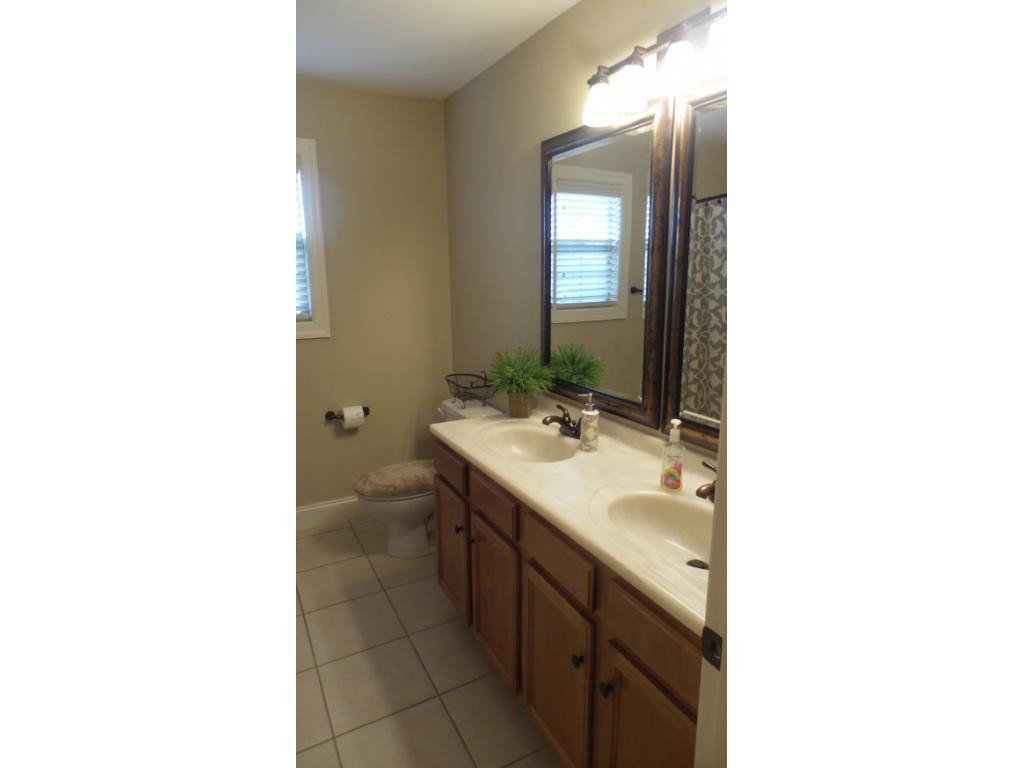 218 Cedar Creek Road, Unit 3 Gray, TN 37615 - Photo 29 of 36 Master Bath