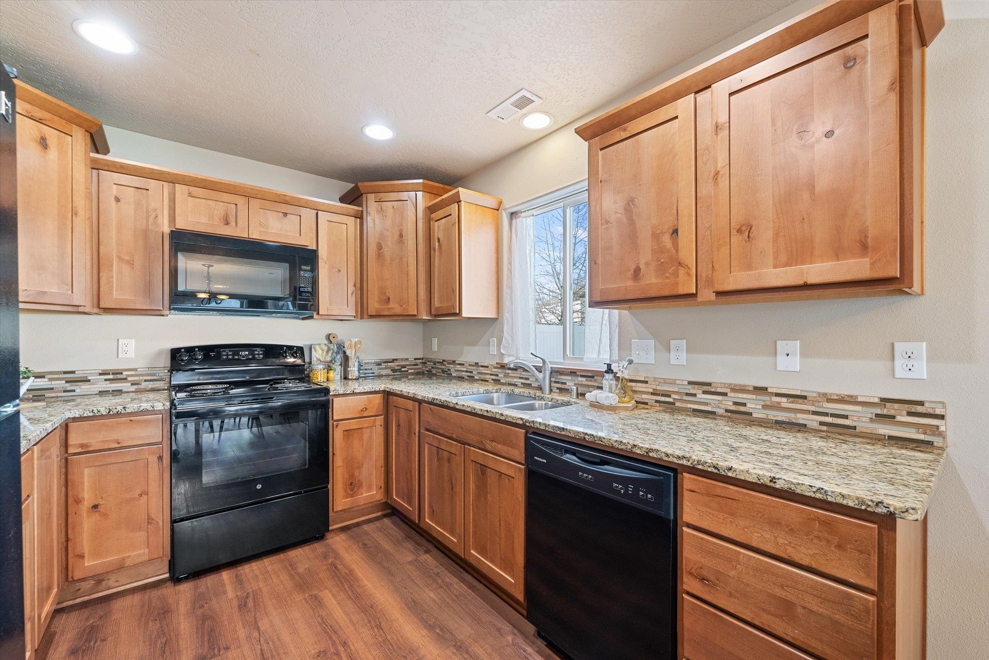 8811 North Elm Street Spokane, WA 99208 - Photo 7 of 42