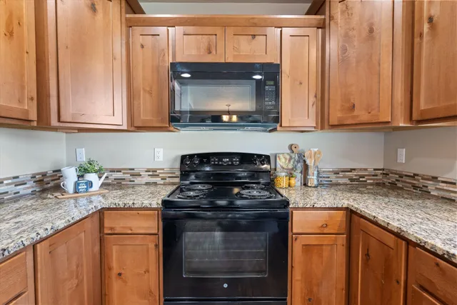 $410,000 | 8811 North Elm Street, Spokane, WA 99208