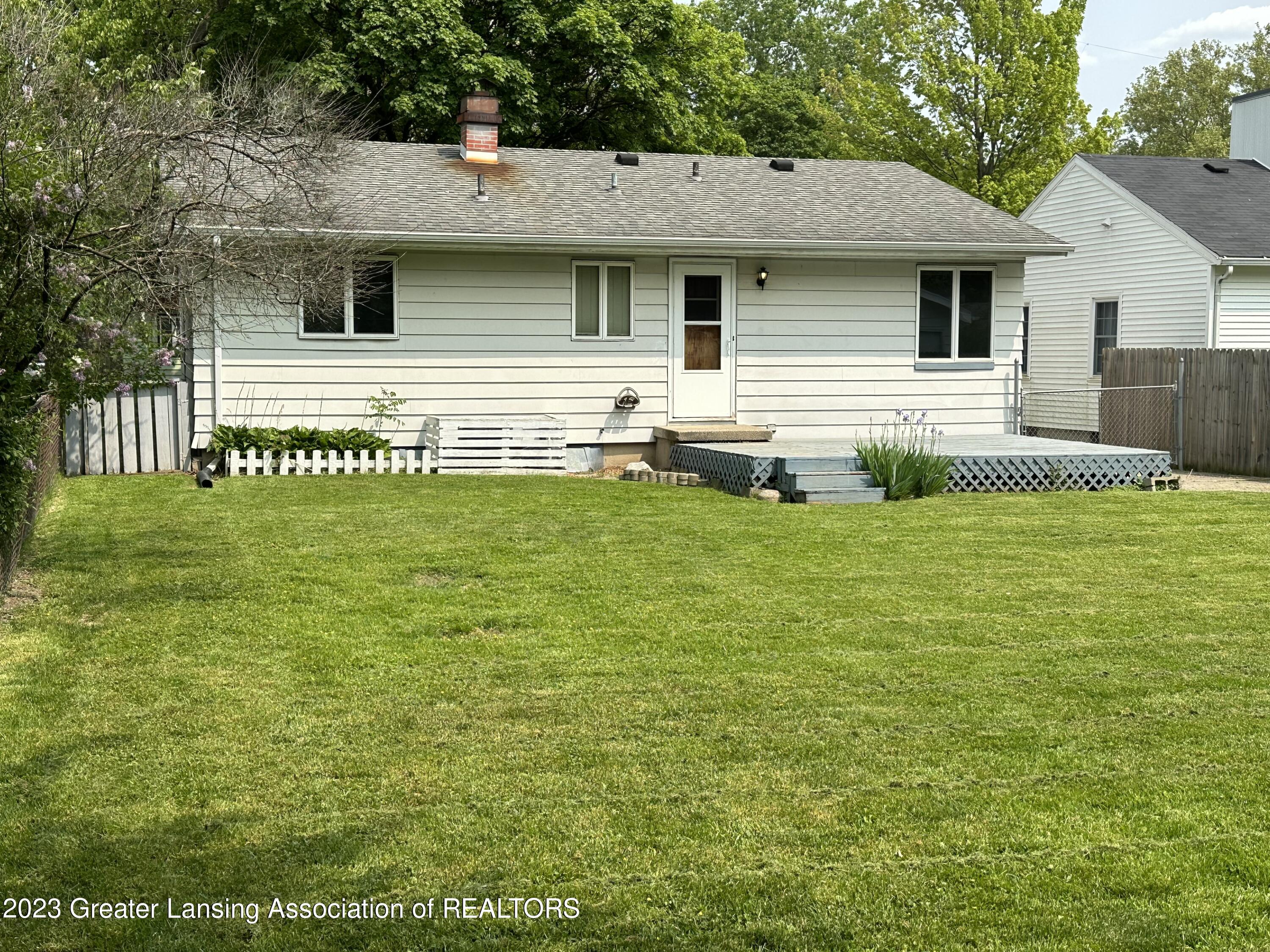 2119 Riverside Court Lansing, MI 48906 - Photo 3 of 39 IMG_5538
