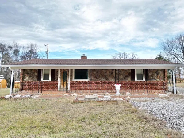 $275,000 | 2213 Fancy Grove Road, Huddleston, VA 24104
