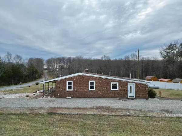 $250,000 | 2213 Fancy Grove Road, Huddleston, VA 24104