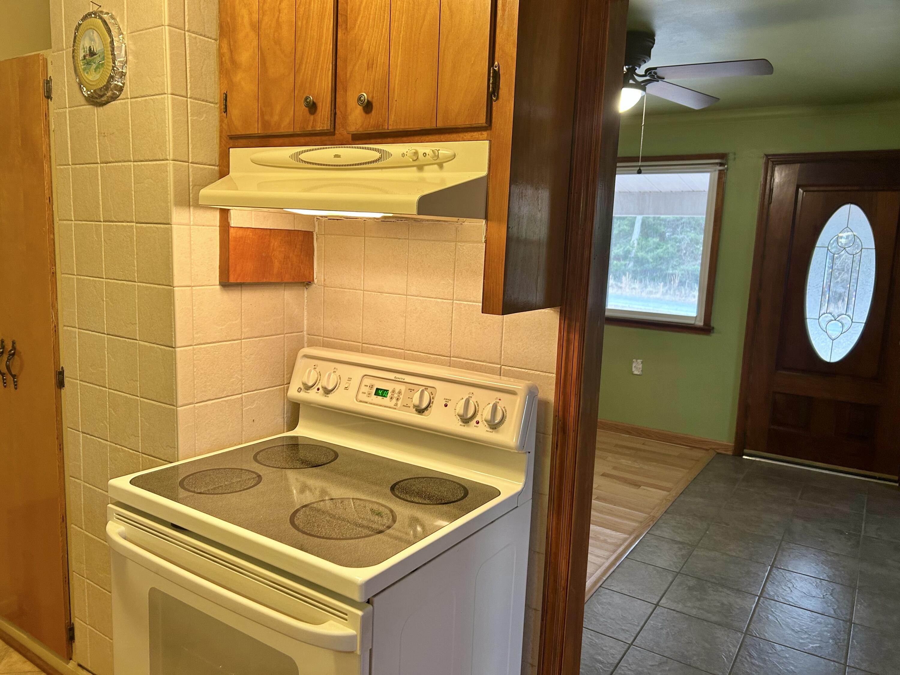 2213 Fancy Grove Road Huddleston, VA 24104 - Photo 6 of 38 IMG_5931