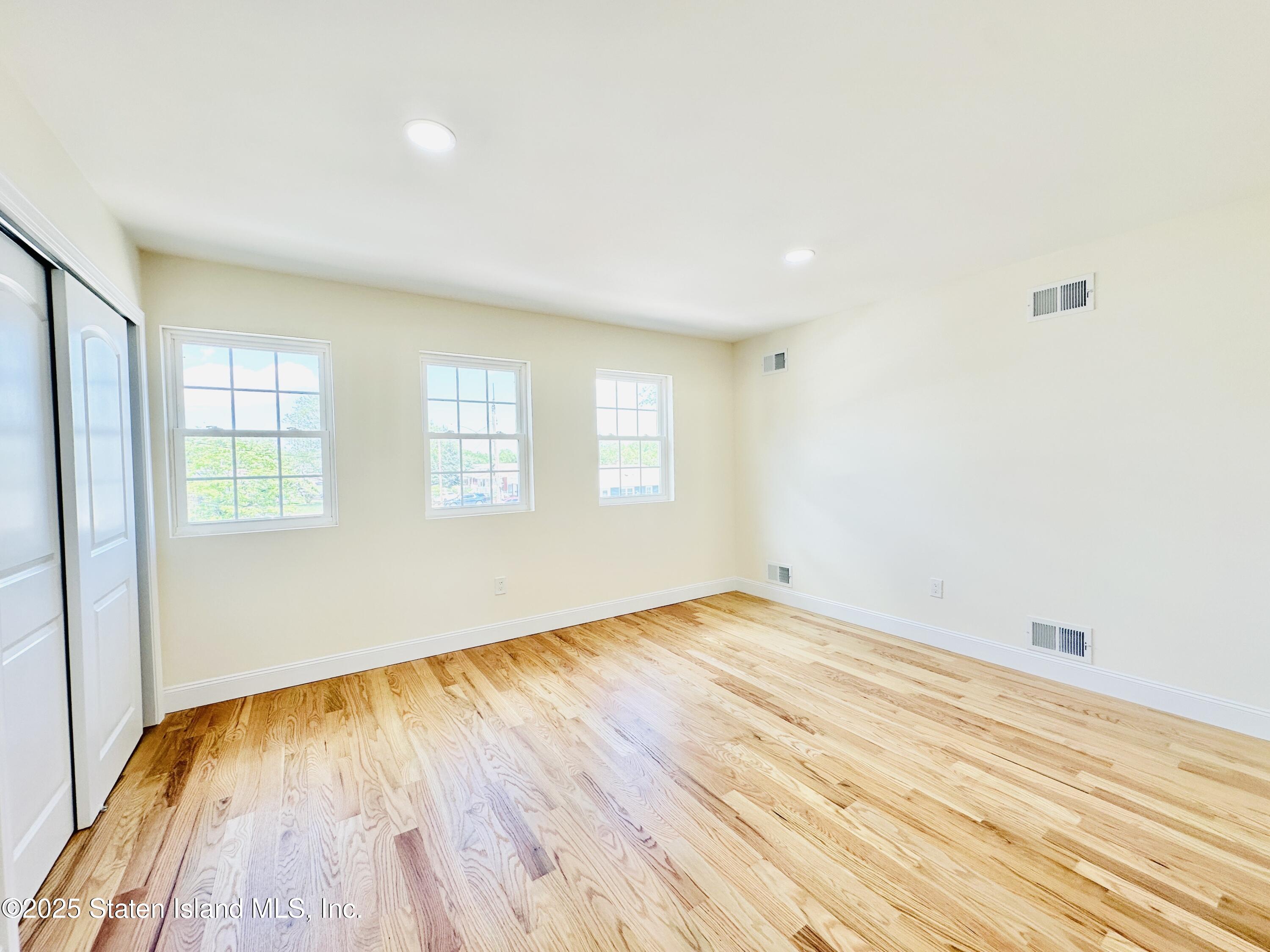 150 Riche Avenue Staten Island, NY 10314 - Photo 11 of 20 IMG_7590