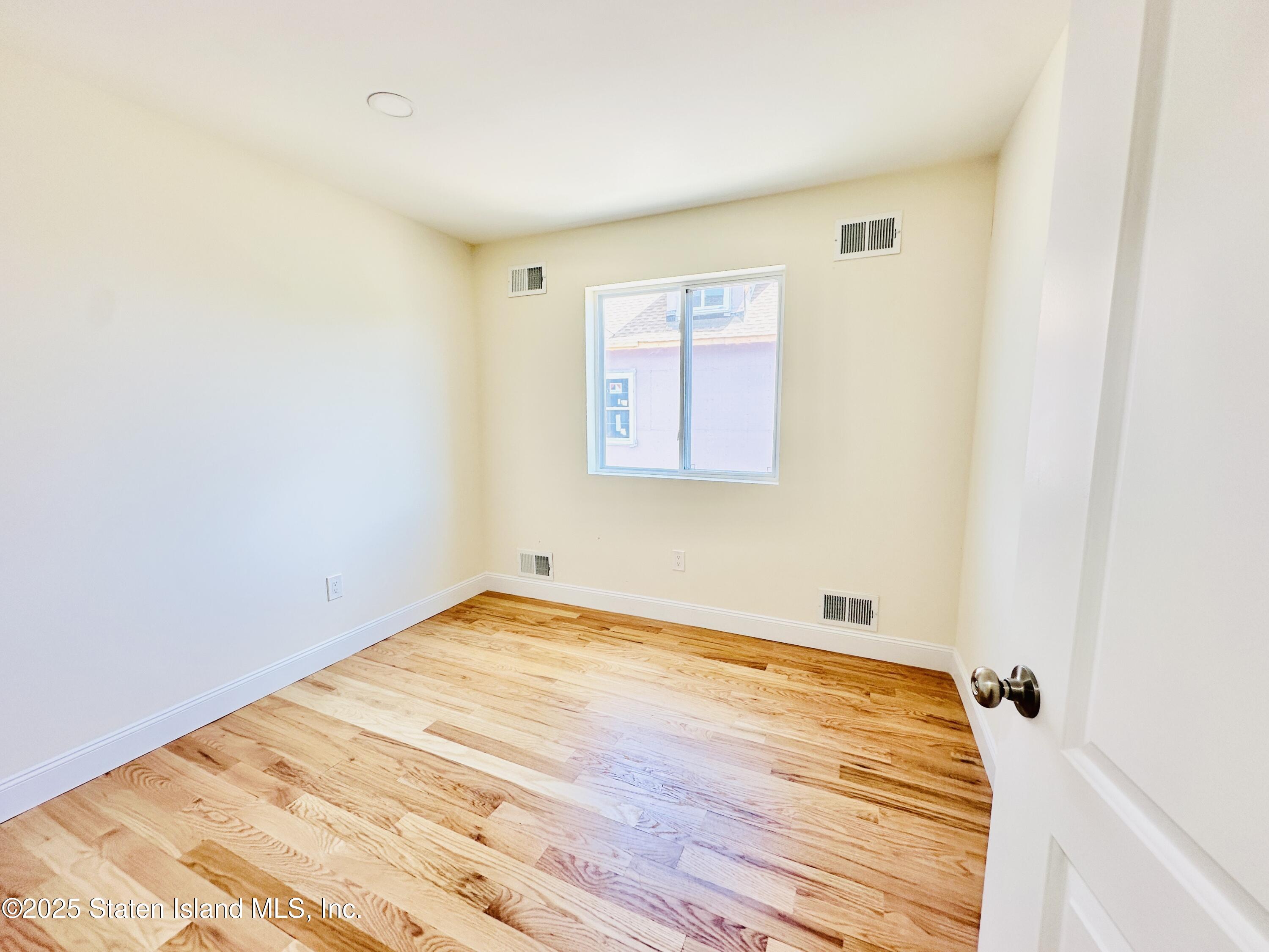 150 Riche Avenue Staten Island, NY 10314 - Photo 5 of 20 IMG_7588