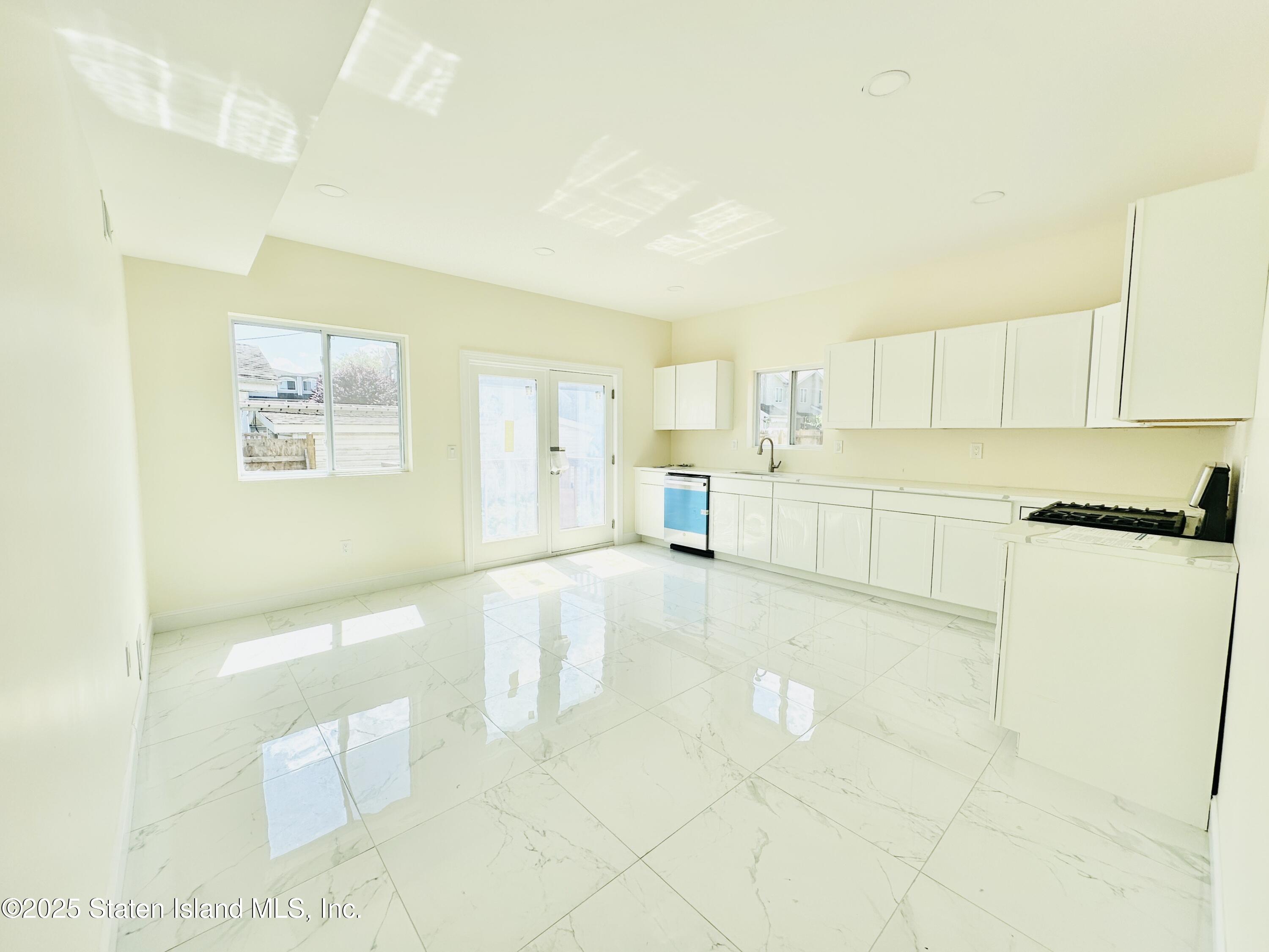 150 Riche Avenue Staten Island, NY 10314 - Photo 7 of 20 IMG_7584