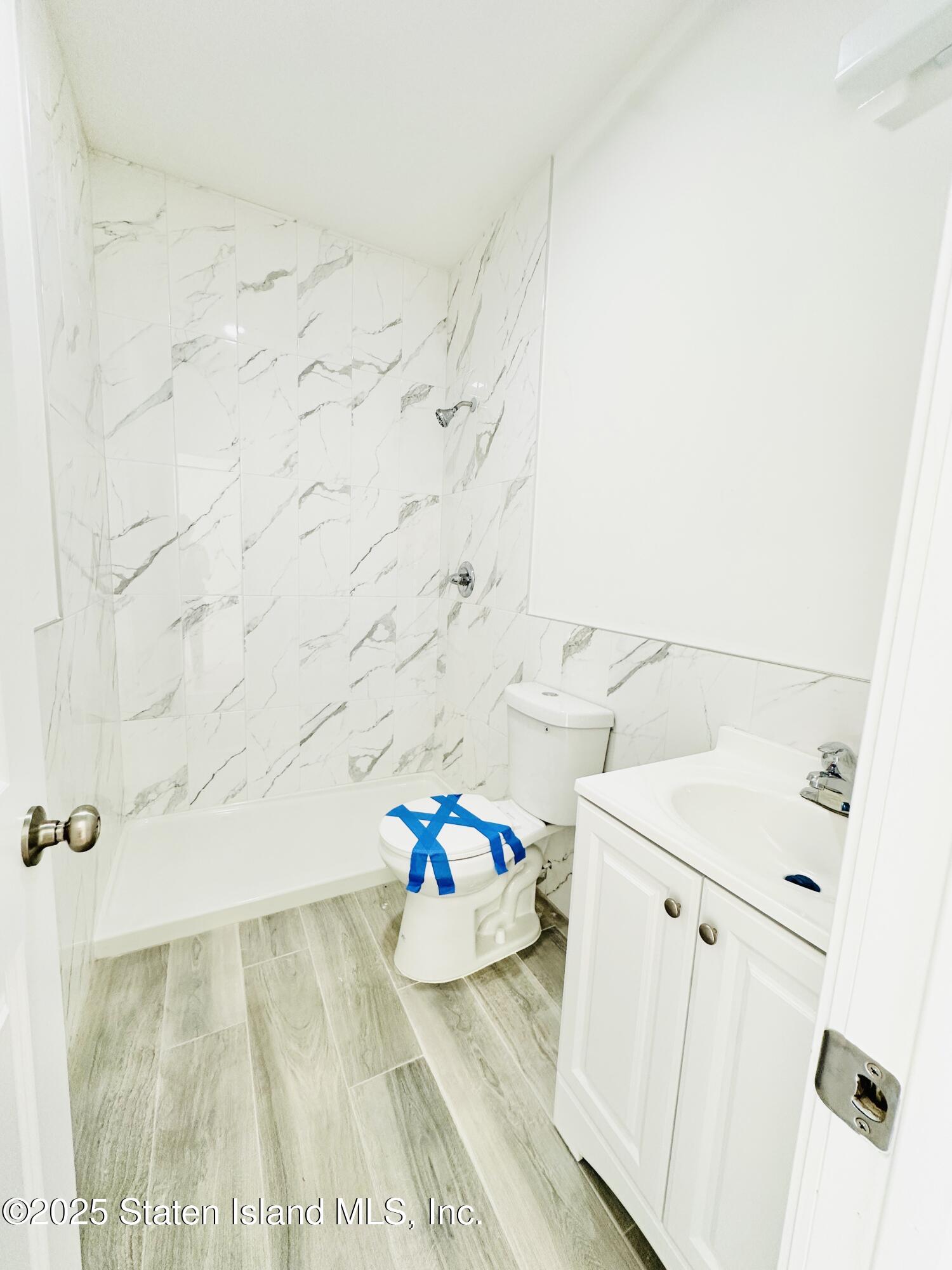 150 Riche Avenue Staten Island, NY 10314 - Photo 8 of 20 IMG_7583