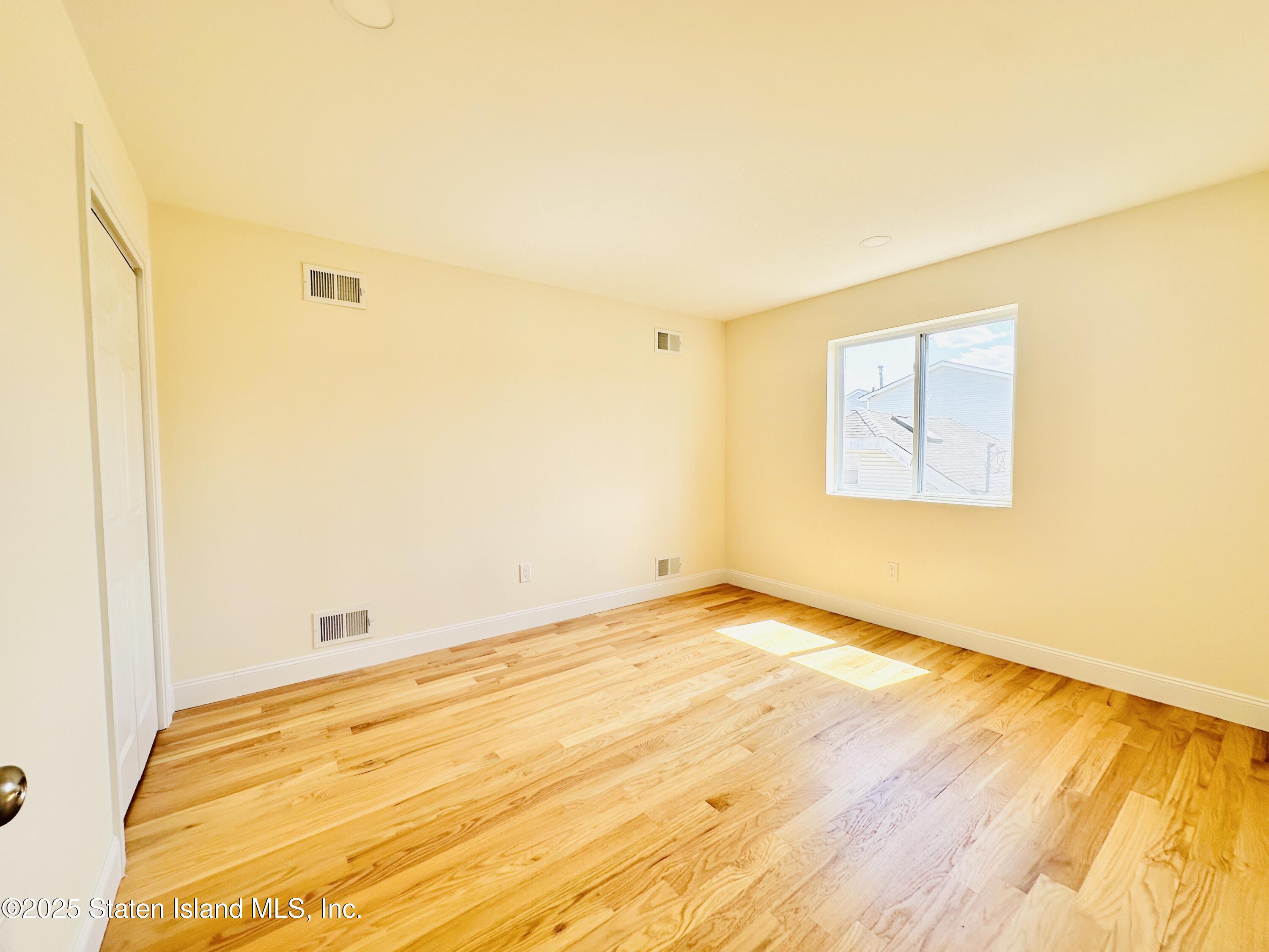 150 Riche Avenue Staten Island, NY 10314 - Photo 10 of 20 IMG_7587