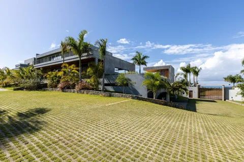 $7,400,000 | 0 8g99 Hr Las Terrenas, Dominican Republic, DR 32000