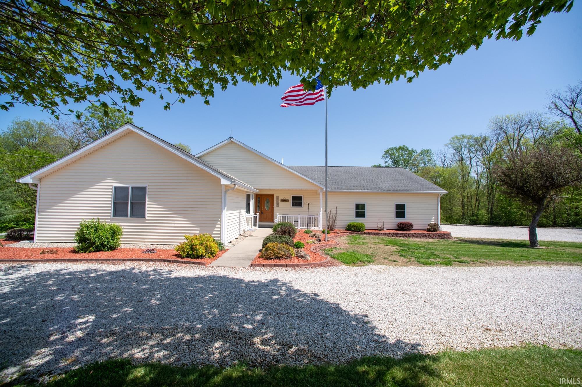 4946 North Coon Hunter Road Bruceville, IN 47516 - Photo 3 of 33 Gallery Image 3
