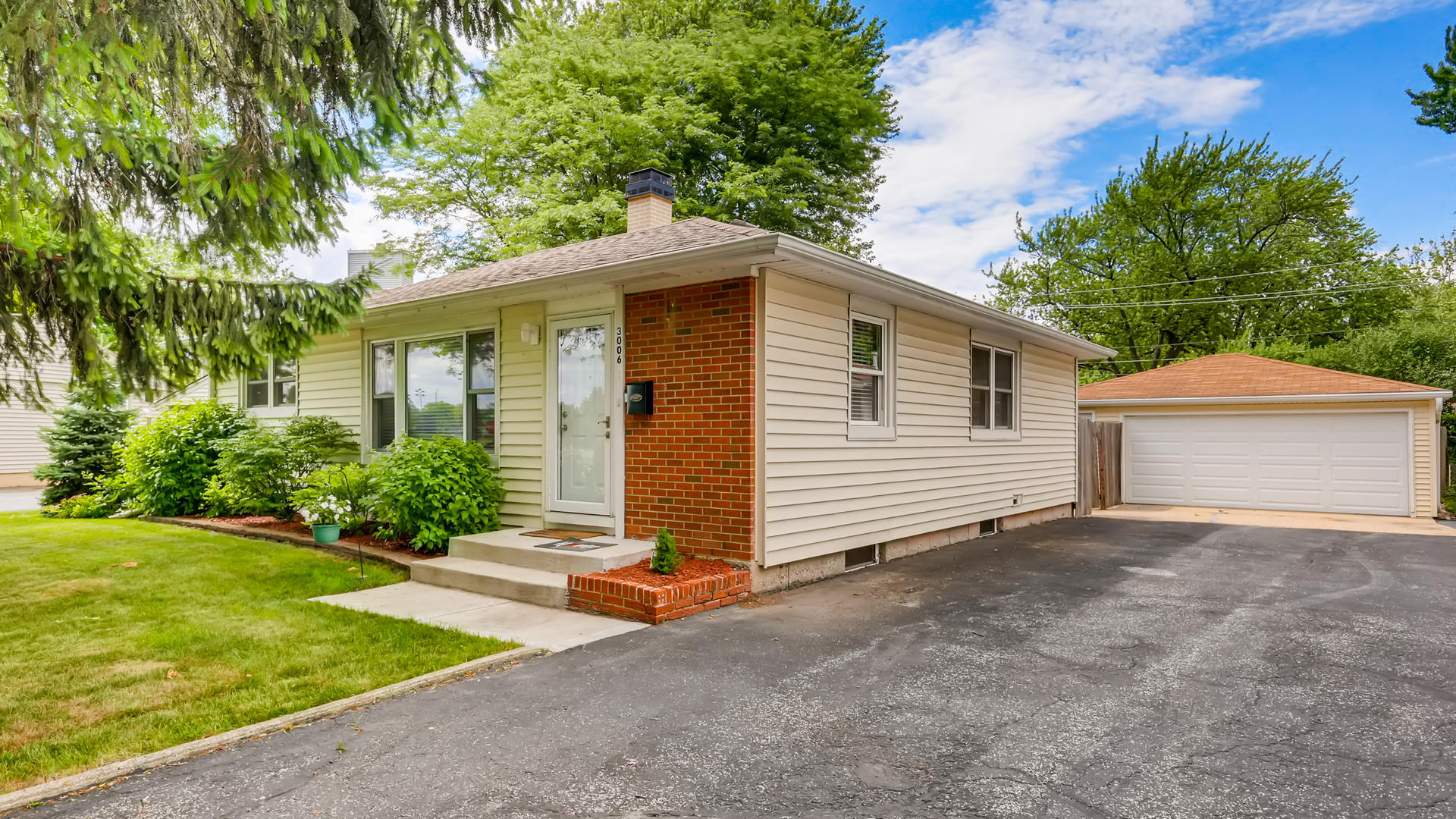 3006 Grouse Lane Rolling Meadows, IL 60008 - Photo 2 of 23