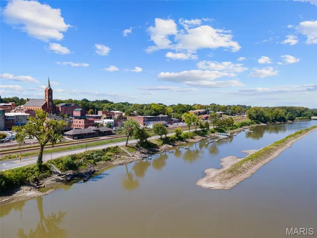 $289,000 | 801 West 2nd Street, Washington, MO 63090