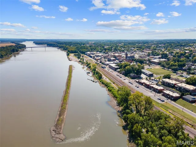 $289,000 | 801 West 2nd Street, Washington, MO 63090