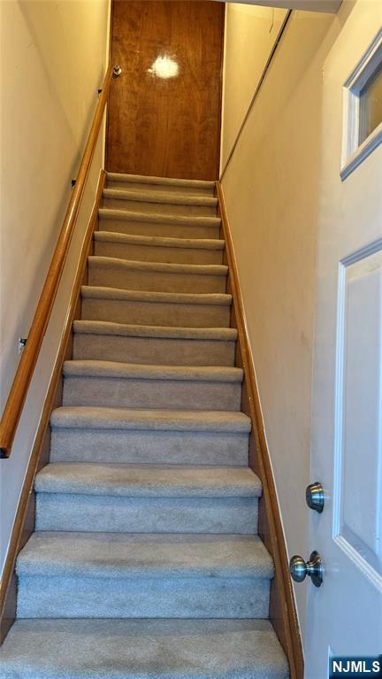 844 Elizabeth Street, Unit 2 Ridgefield, NJ 07657 - Photo 3 of 22