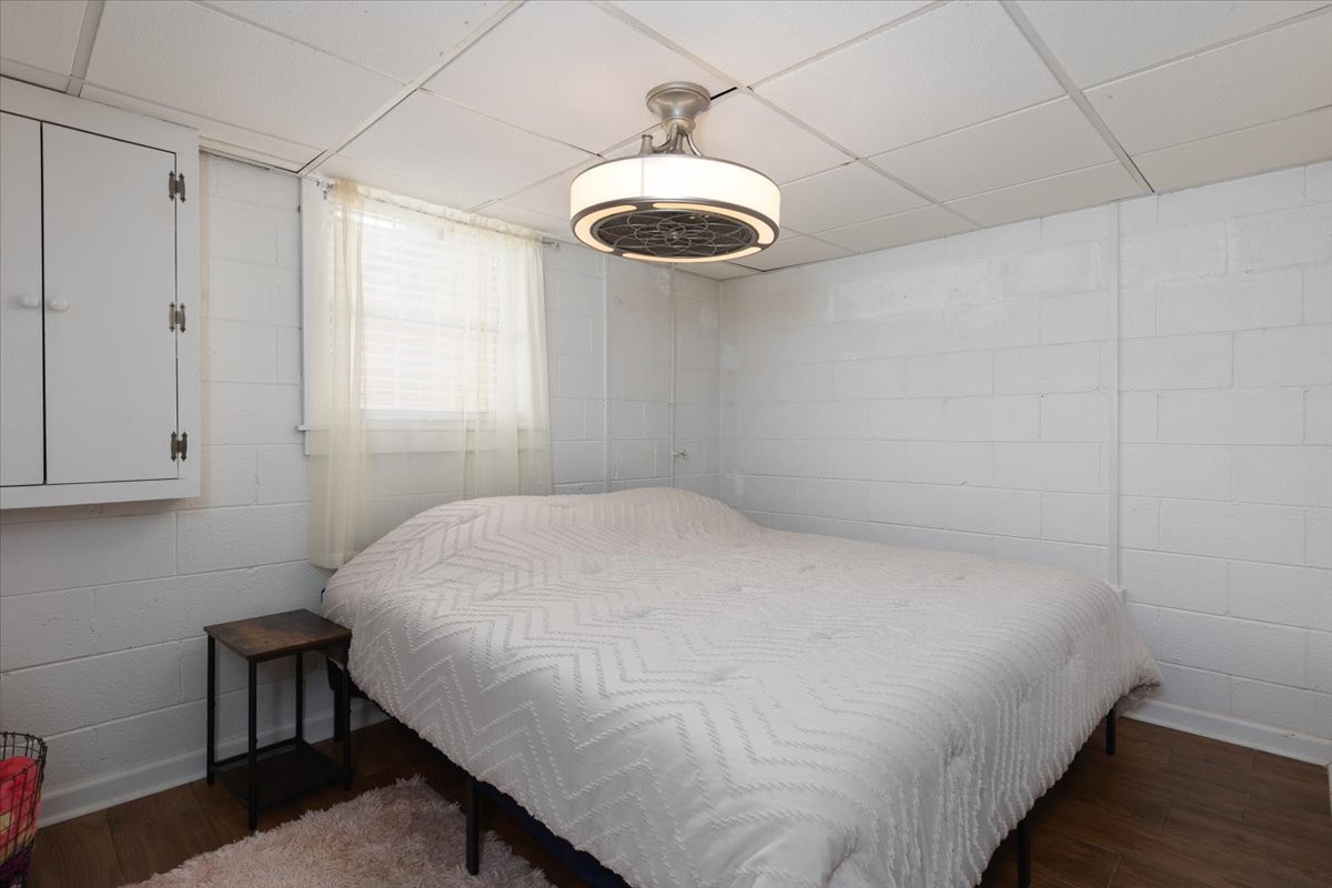 922 Potter Lane Nashville, TN 37206 - Photo 27 of 42 a bedroom with a bed and a window