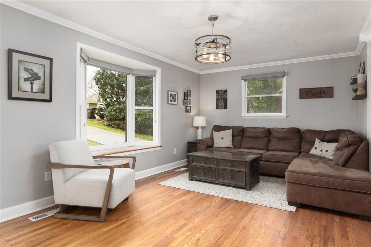 922 Potter Lane Nashville, TN 37206 - Photo 7 of 42 a living room with furniture and a large window