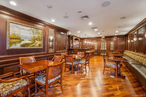 a room with lots of furniture and lots of furniture