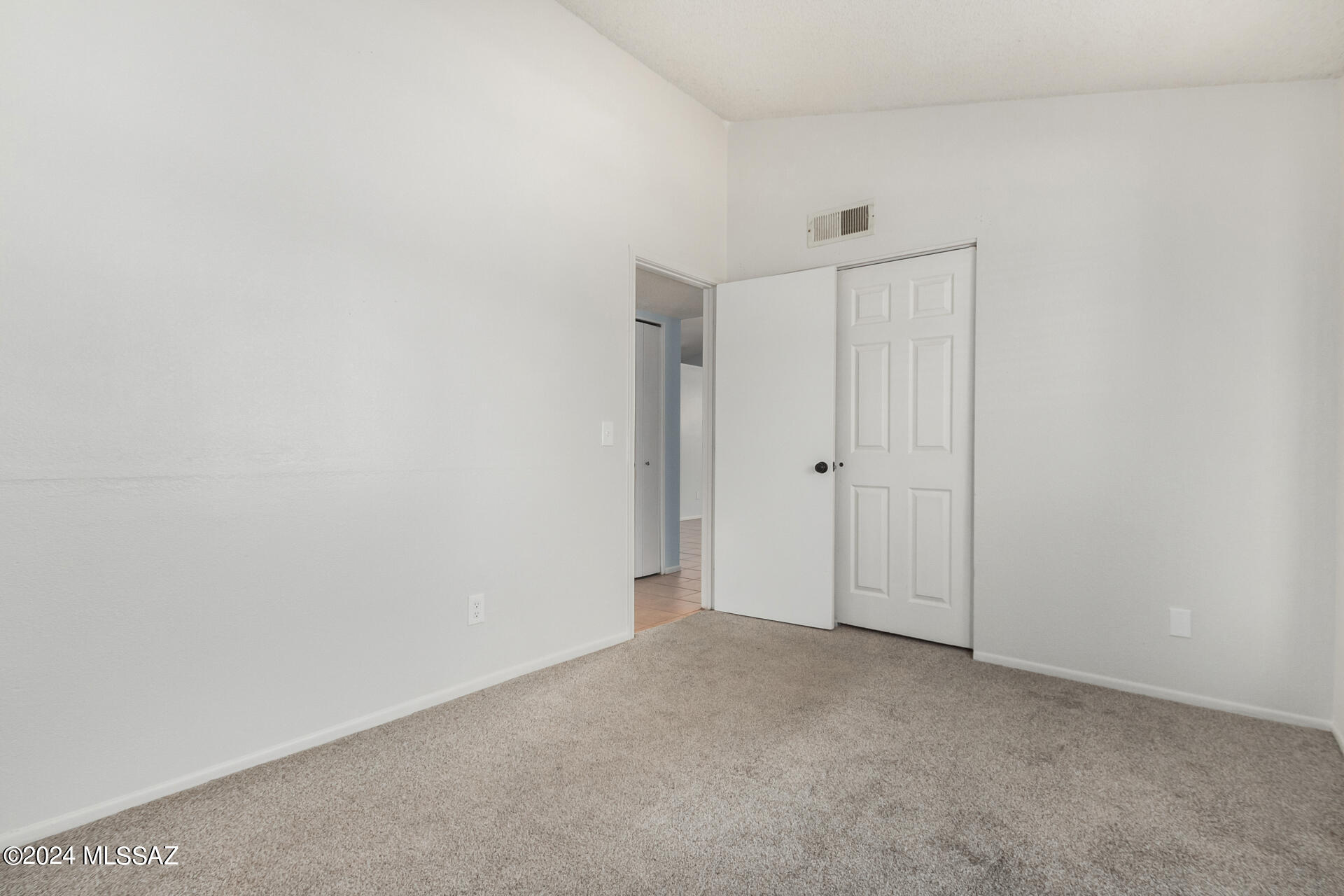1672 Twin Ridge Road Tucson, AZ 85746 - Photo 13 of 24 Gallery Image 13
