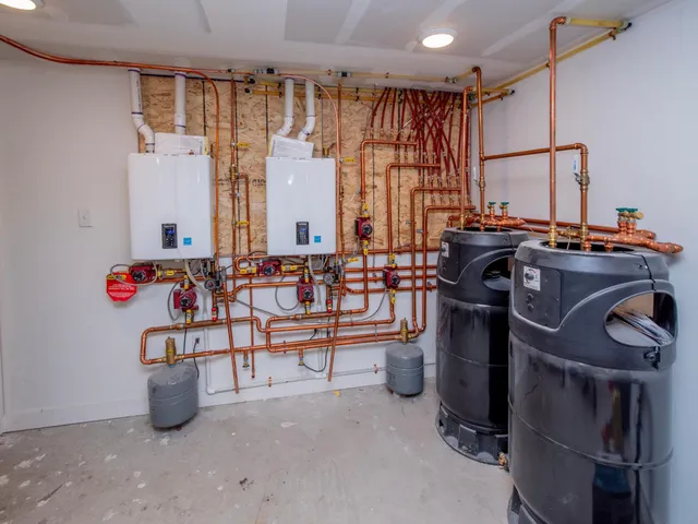 $1,370,000 | 1926 Grand Avenue, St. Paul, MN 55105