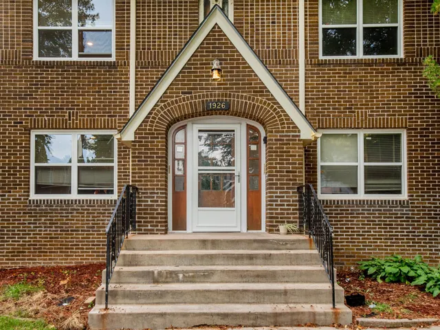 $1,370,000 | 1926 Grand Avenue, St. Paul, MN 55105