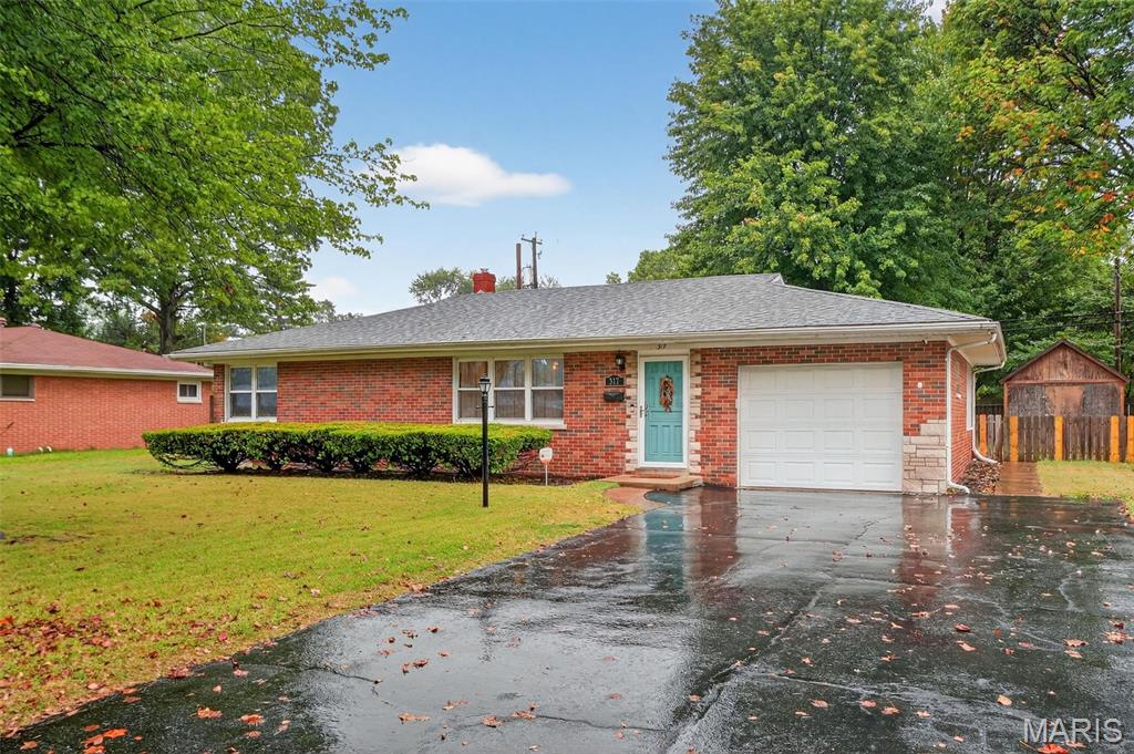 317 Southgate Drive Belleville, IL 62223 - Photo 2 of 21 Gallery Image 2